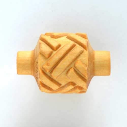 MKM RM-019 Medium Handle Roller – Plaited Bands