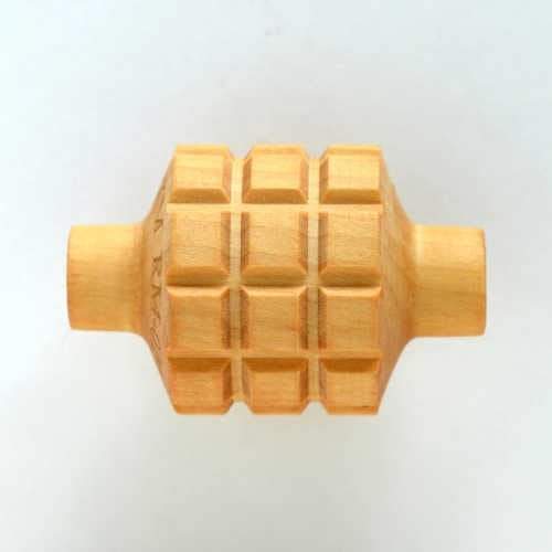 MKM RM-023 Medium Handle Roller – Medium Grid