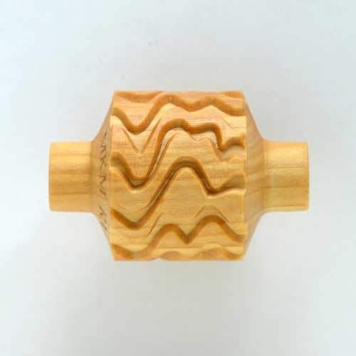 MKM RM-025 Medium Handle Roller – Curvy Zebra
