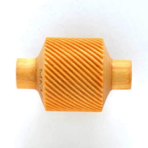 MKM RM-034 Medium Handle Roller – Diagonal Up Left