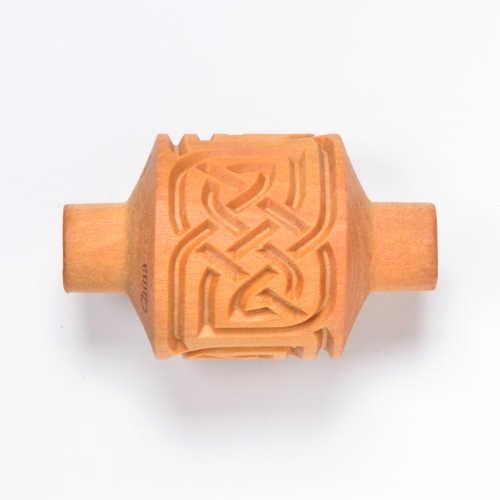 MKM RM-049 Medium Handle Roller – Celtic Boarder 2