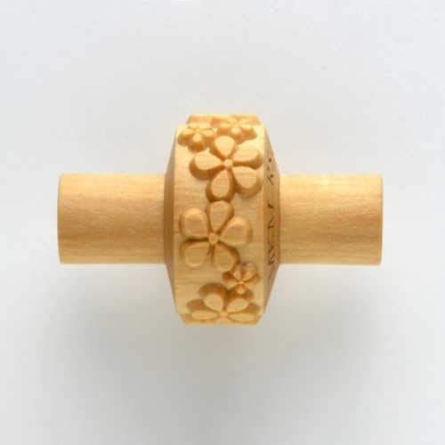 MKM RS-024 Small Handle Roller – Embossed Flowers