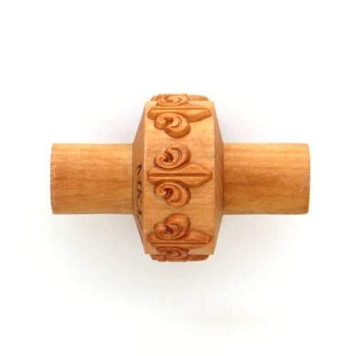 MKM RS-027 Small Handle Roller – Fleur-de-lis