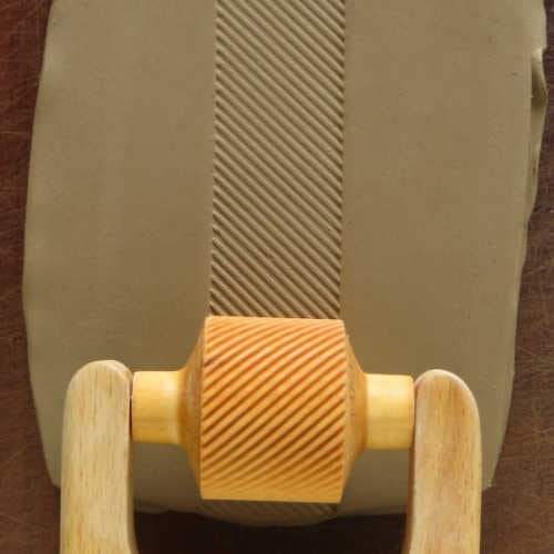 MKM RM-012 Medium Handle Roller – Diagonal Up Right
