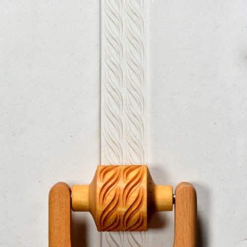 MKM RM-037 Medium Handle Roller – Two Ropes