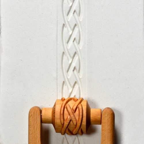 MKM RM-042 Medium Handle Roller – Loose Braid