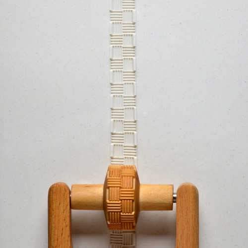 MKM RS-001 Small Handle Roller – Basket Weave