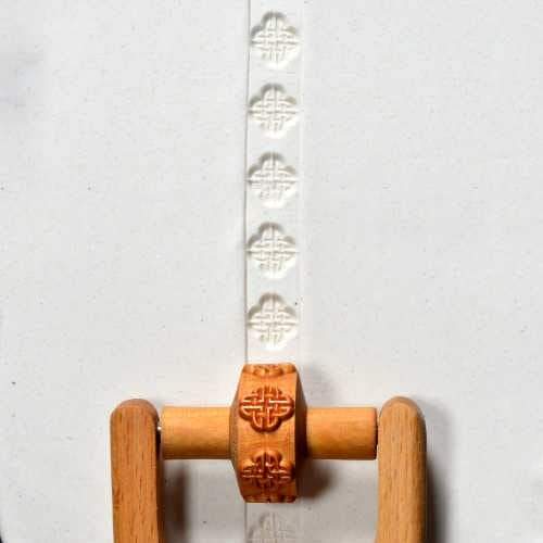 MKM RS-013 Small Handle Roller – Celtic Knot