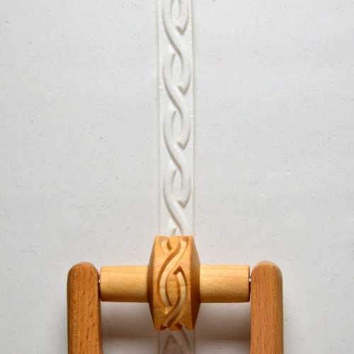 MKM RS-019 Small Handle Roller – Twining Strands