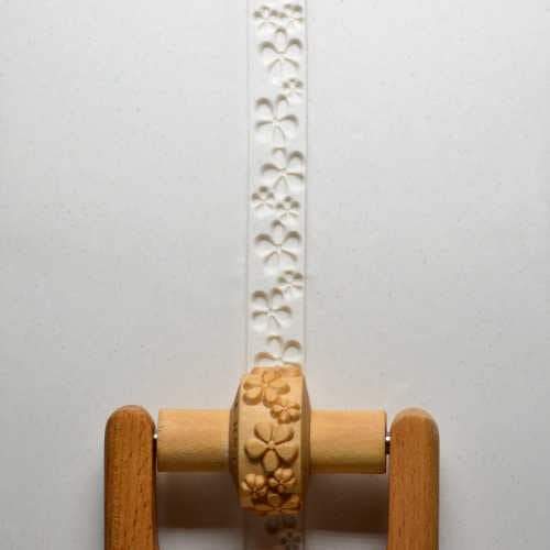 MKM RS-024 Small Handle Roller – Embossed Flowers