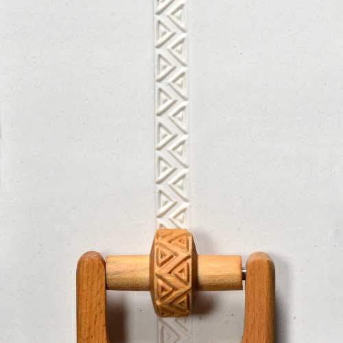 MKM RS-025 Small Handle Roller – Zigzag and Triangles