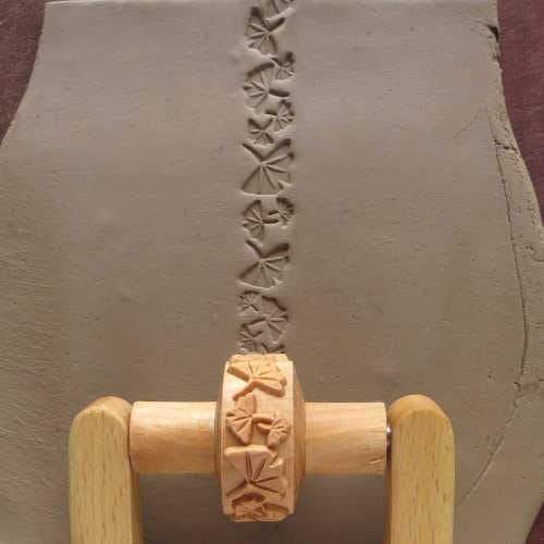 MKM RS-028 Small Handle Roller – Ginkgo Leaves