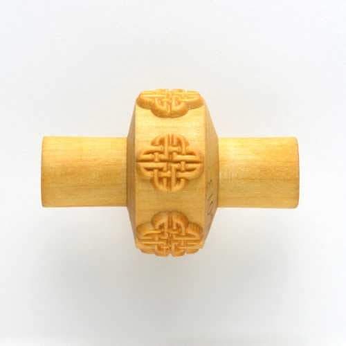 MKM RS-013 Small Handle Roller – Celtic Knot