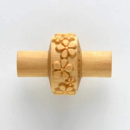 MKM RS-024 Small Handle Roller – Embossed Flowers
