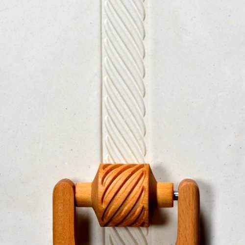 MKM RM-040 Medium Handle Roller – Big Rope Narrow Strands